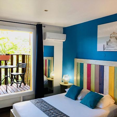 Hotel Les Bougainvilliers Сен Жилс ле Бен Екстериор снимка