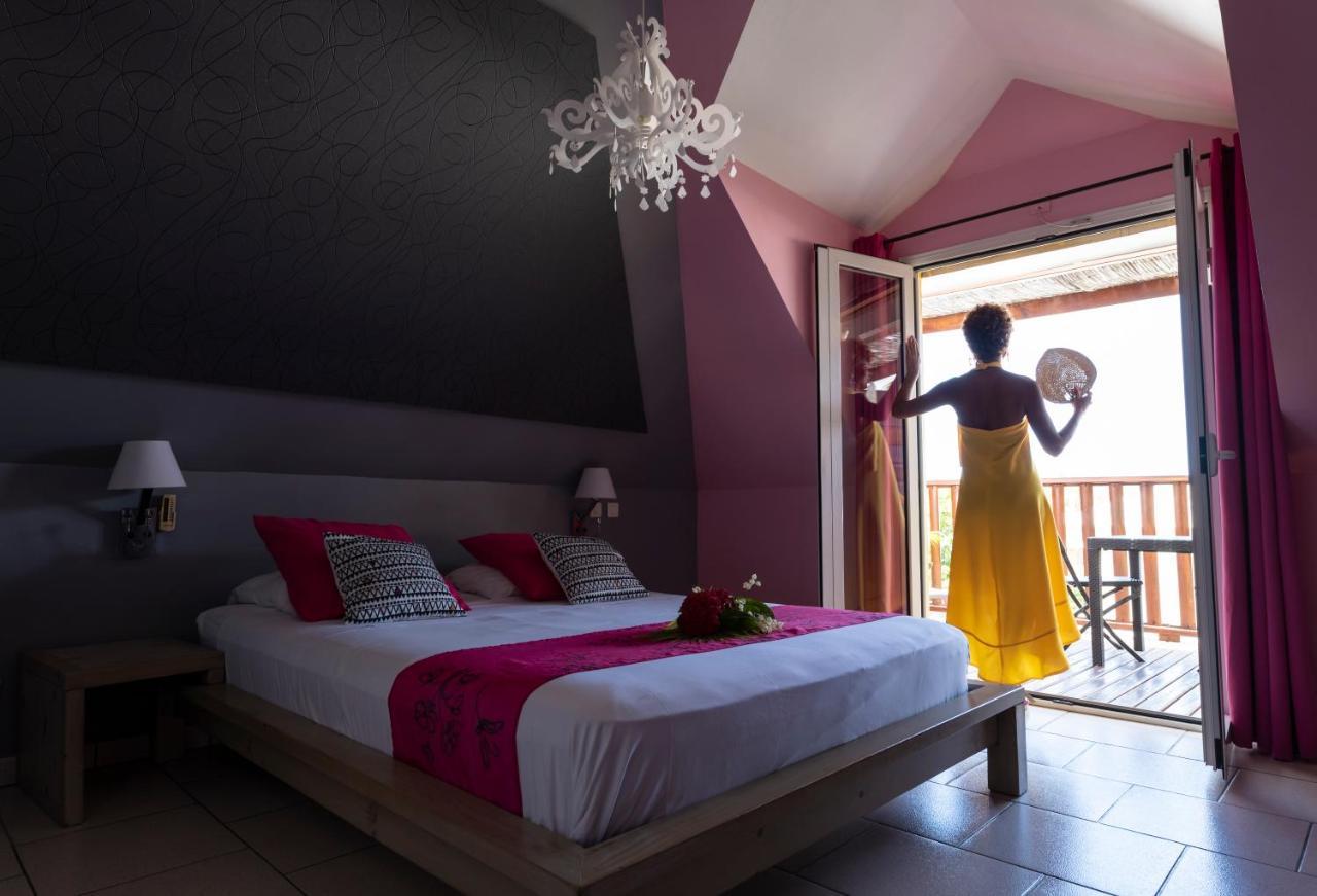 Hotel Les Bougainvilliers Сен Жилс ле Бен Екстериор снимка