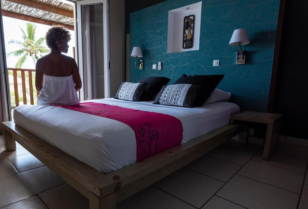Hotel Les Bougainvilliers Сен Жилс ле Бен Екстериор снимка