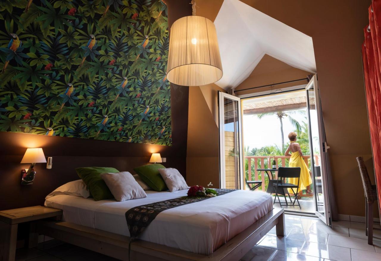 Hotel Les Bougainvilliers Сен Жилс ле Бен Екстериор снимка