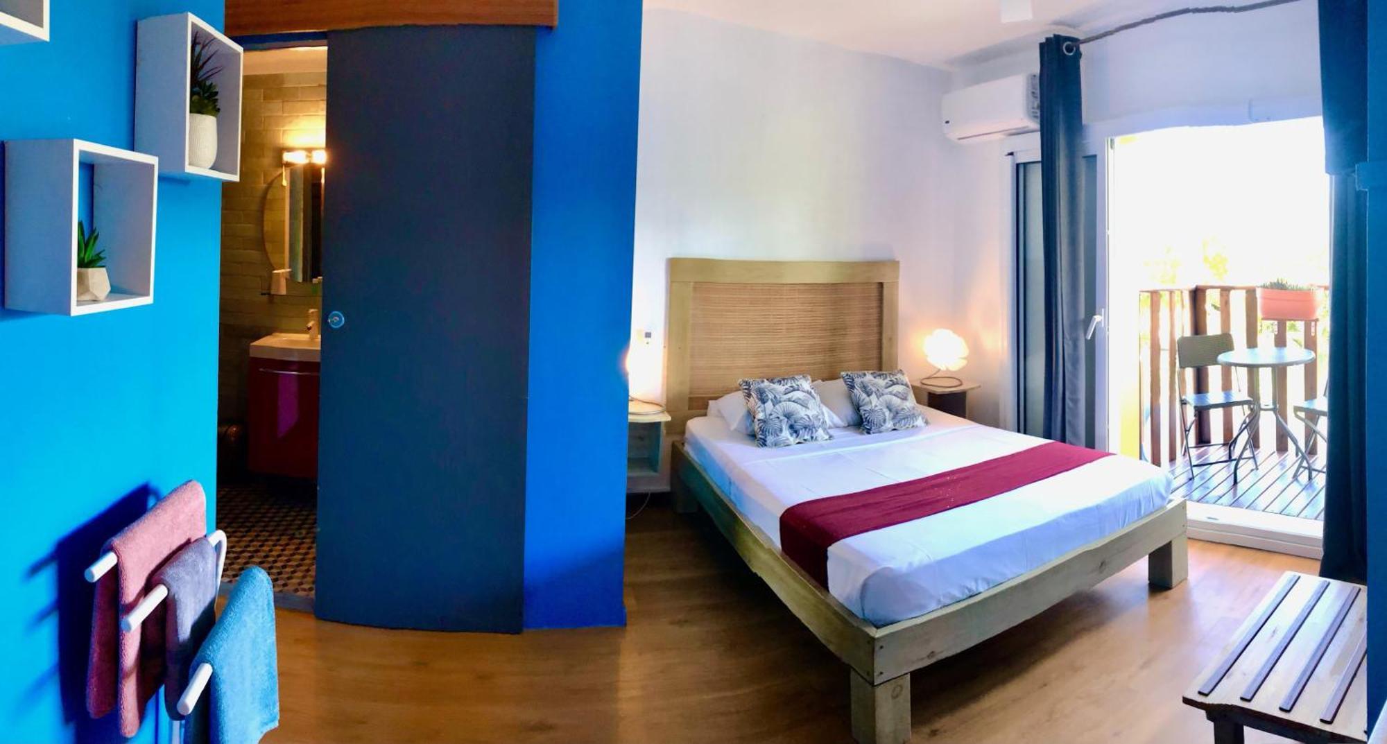 Hotel Les Bougainvilliers Сен Жилс ле Бен Екстериор снимка
