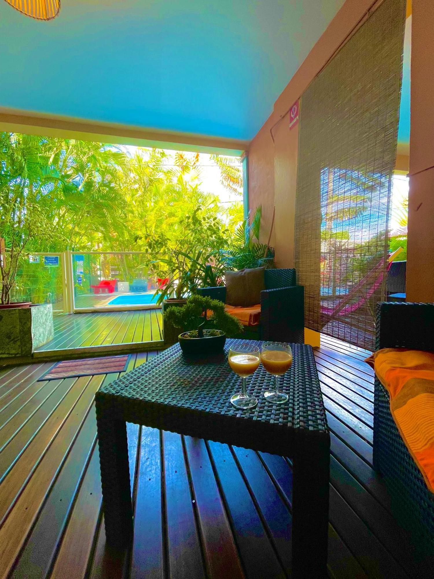 Hotel Les Bougainvilliers Сен Жилс ле Бен Екстериор снимка